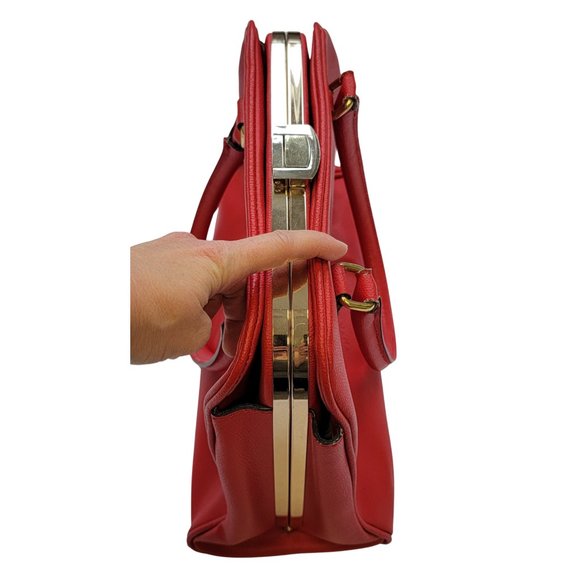 Vintage-Style Enzo Bertini Red Leather Shoulder Bag with Handles & Strap - Picture 7 of 11